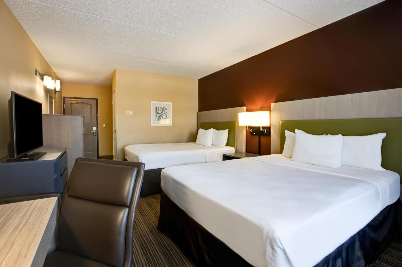 Comfort Inn & Suites St Paul Northeast Vadnais Heights Rum bild